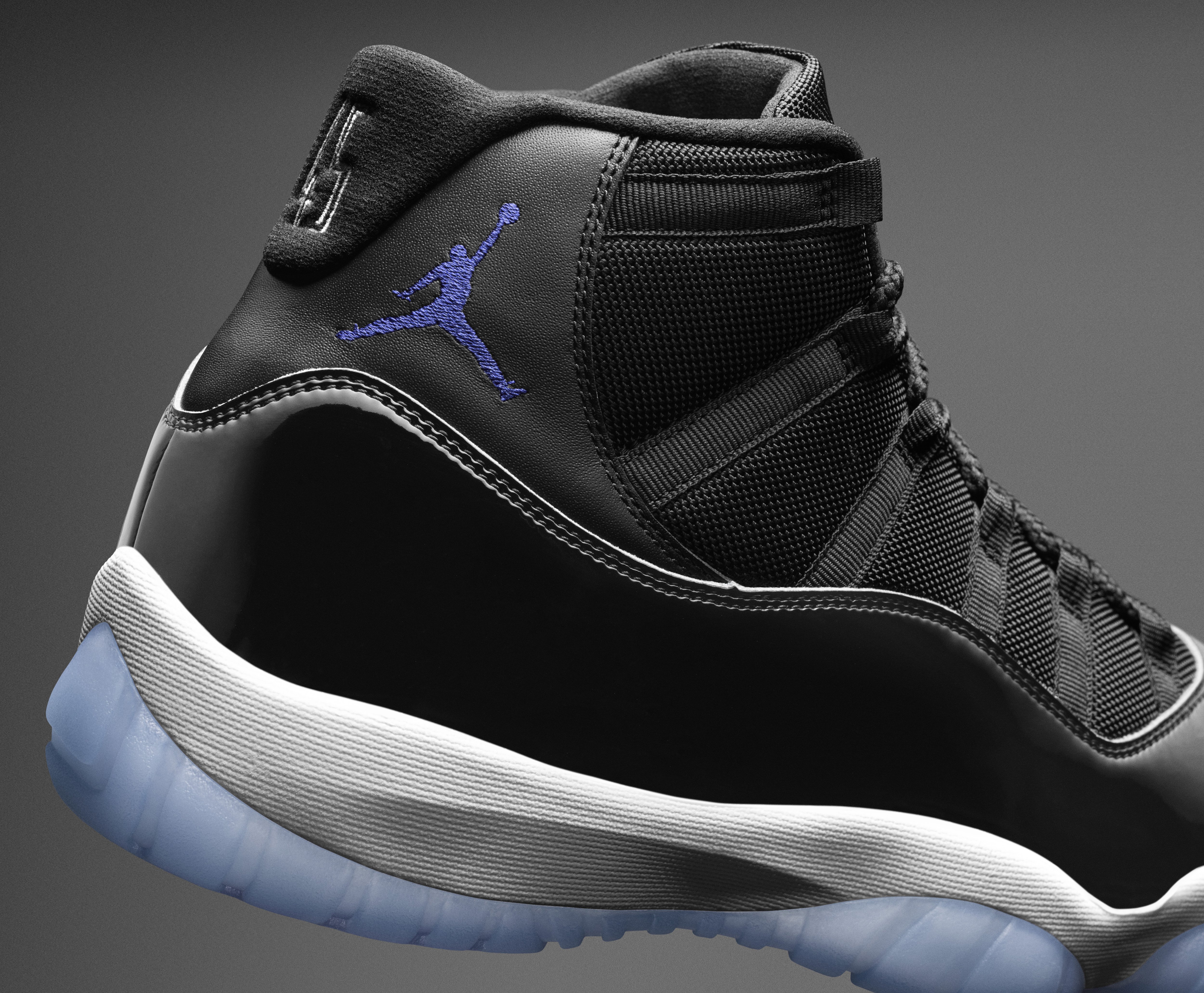 jordan 11s space jam