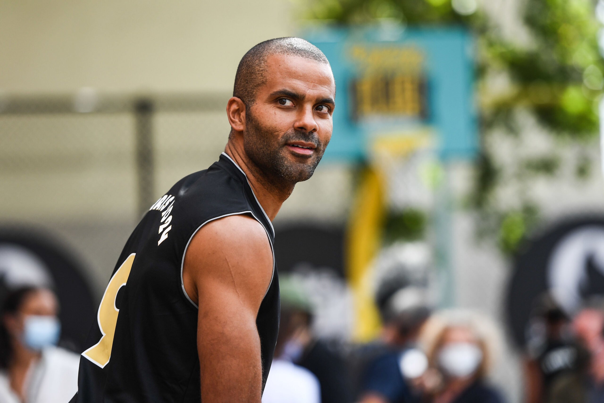 Баскетболист тони. Тони баскетболист. Tony Parker Kobe. Омар си Тони Паркер. Тони Паркер французский баскетболист.