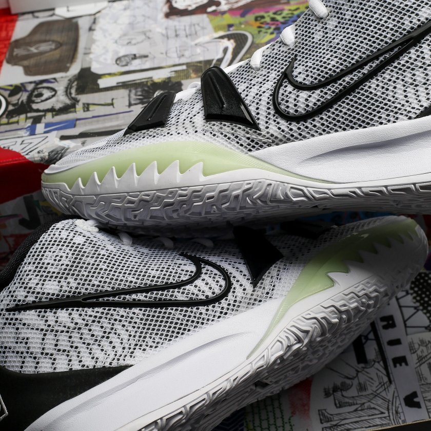 kyrie 7 brooklyn beats on feet